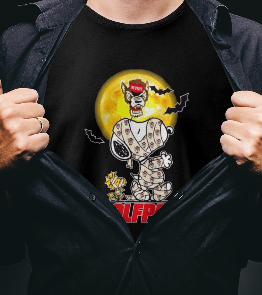 NC State Wolfpack Snoopy Woodstock Halloween Mummy Cosplay Moon T-Shirt