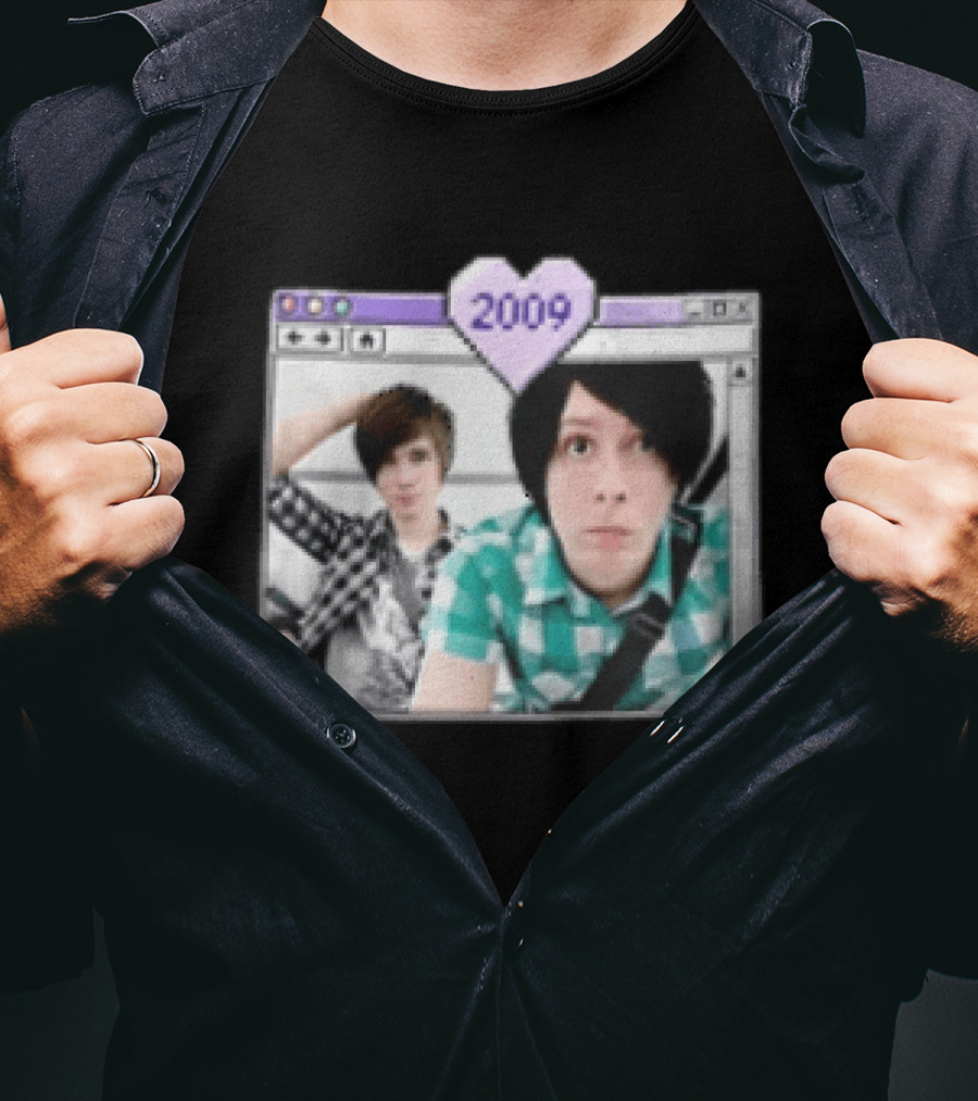 2009 Pixel Heart Icon Dan Howell Phil Lester In Computer Window T-Shirt