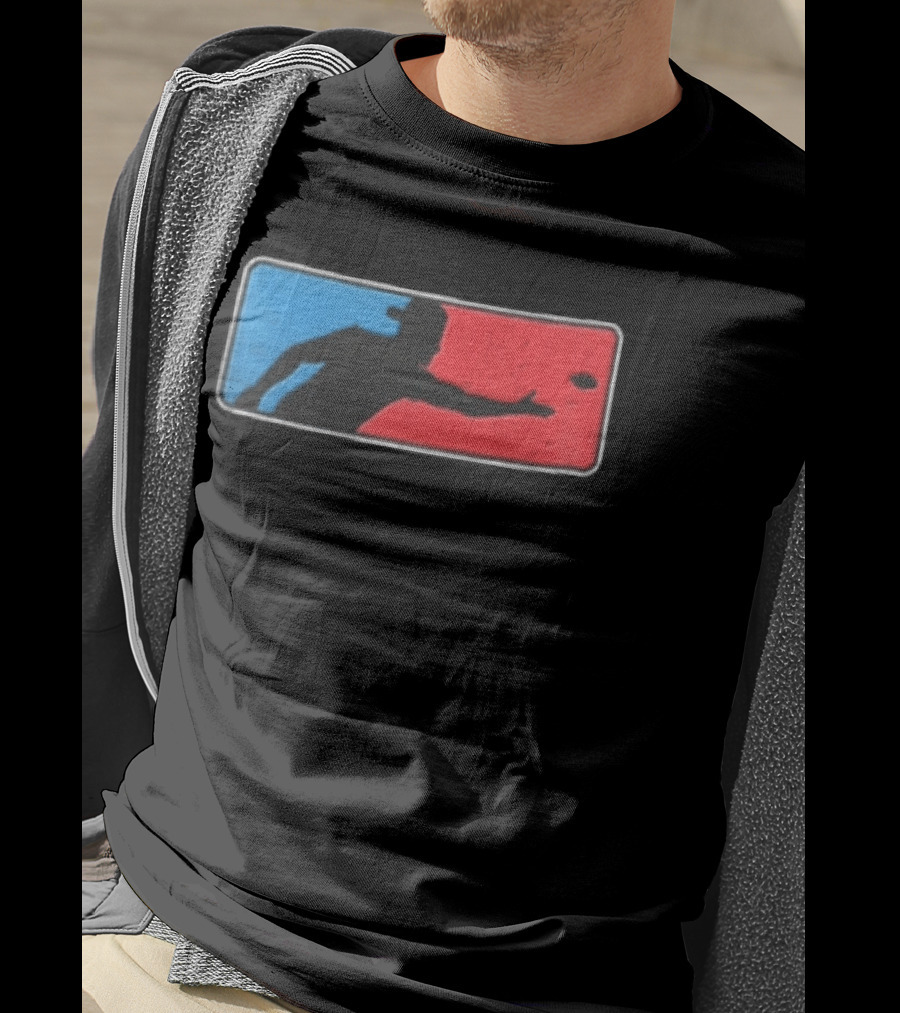 Distressed Red Blue Disc Golf Throwing Silhouette Sports Ultimate T-Shirt