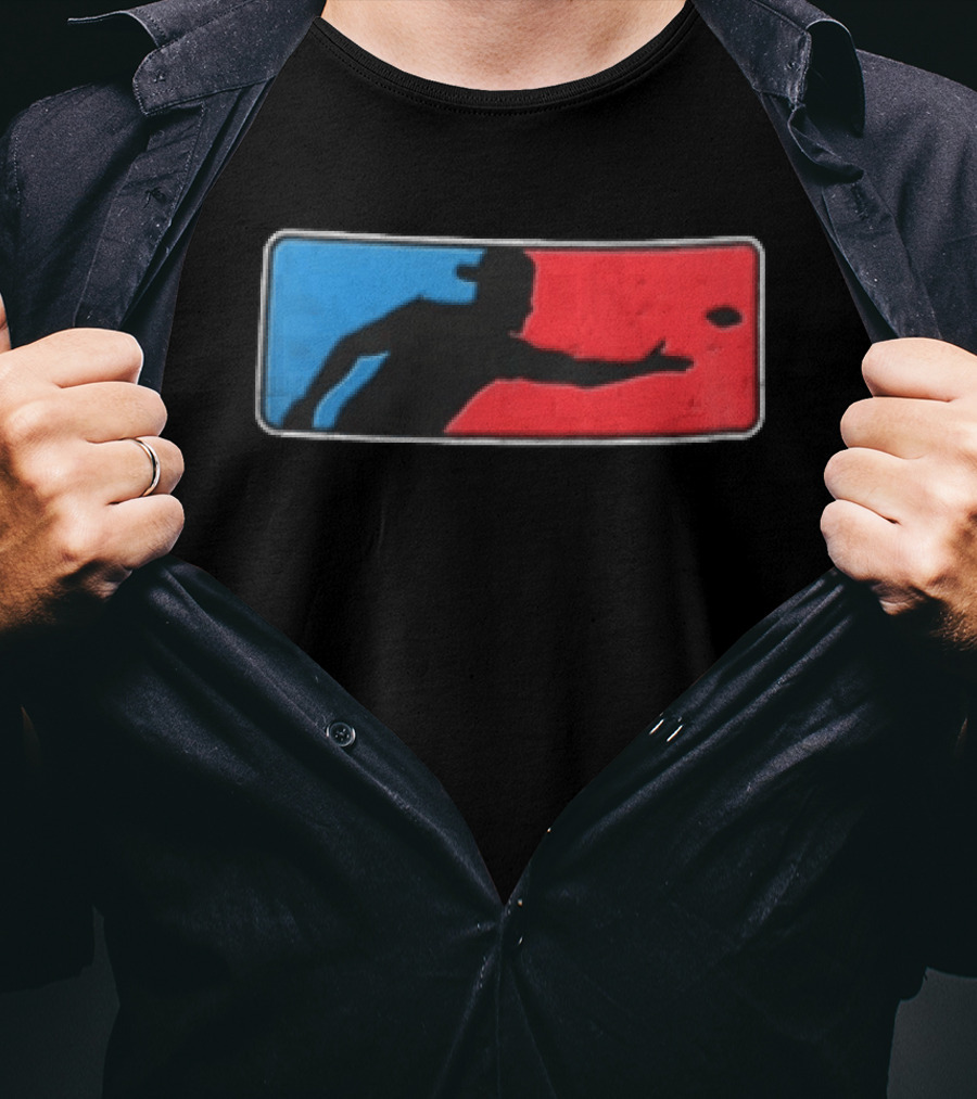 Distressed Red Blue Disc Golf Throwing Silhouette Sports Ultimate T-Shirt