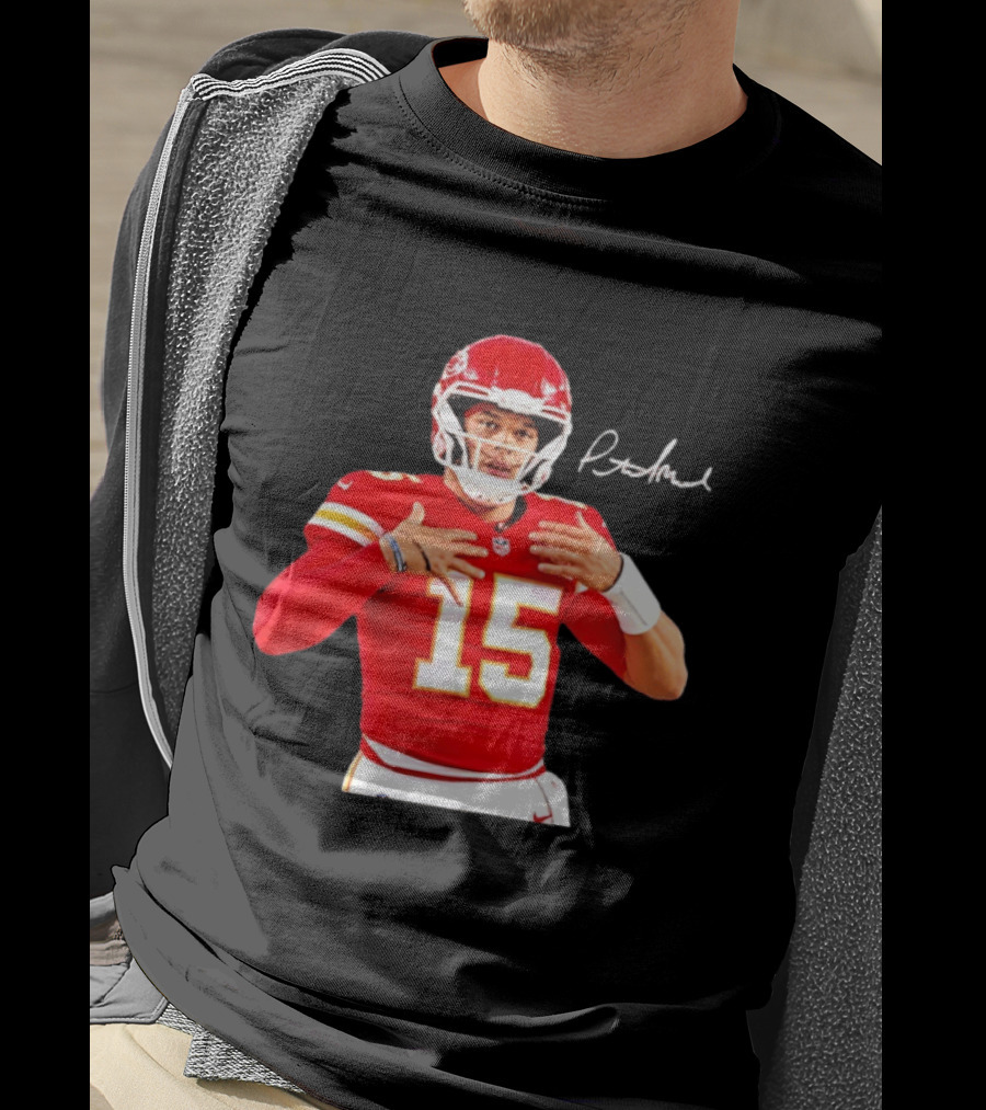 Patrick Mahomes Kansas City Chiefs Number 15 Autograph NFL Quarterback T-Shirt