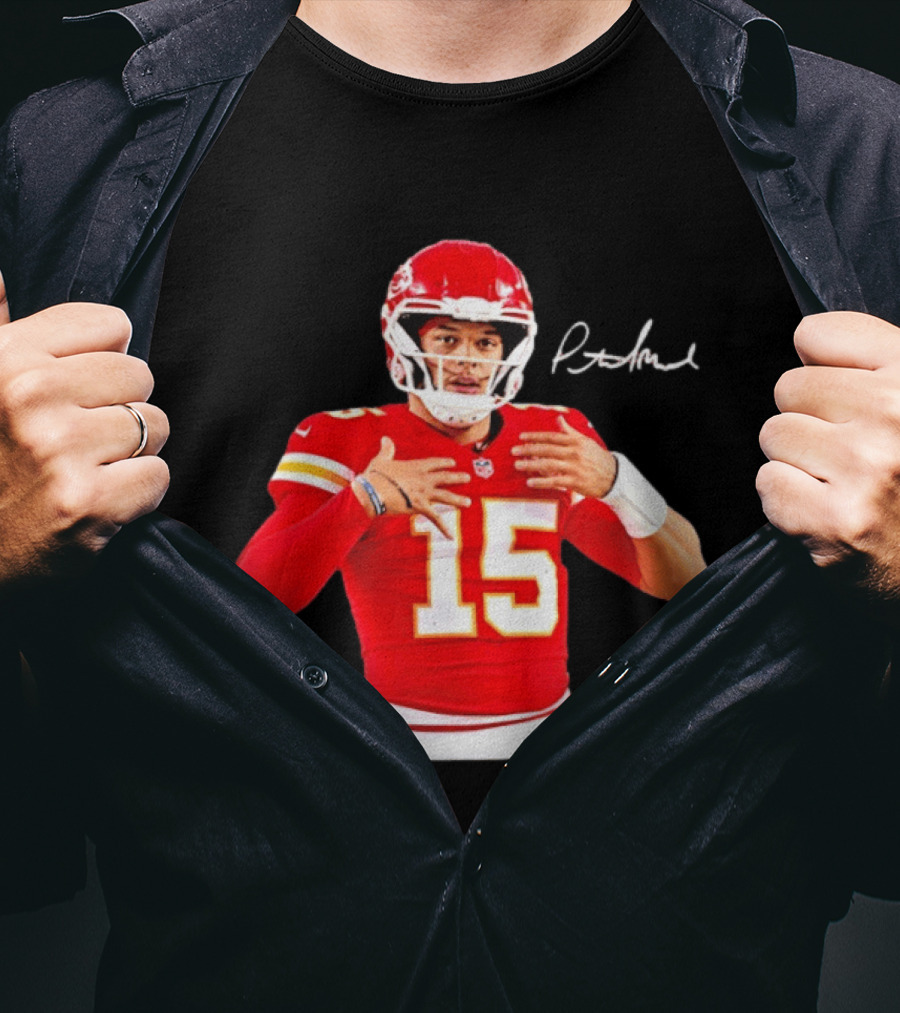 Patrick Mahomes Kansas City Chiefs Number 15 Autograph NFL Quarterback T-Shirt