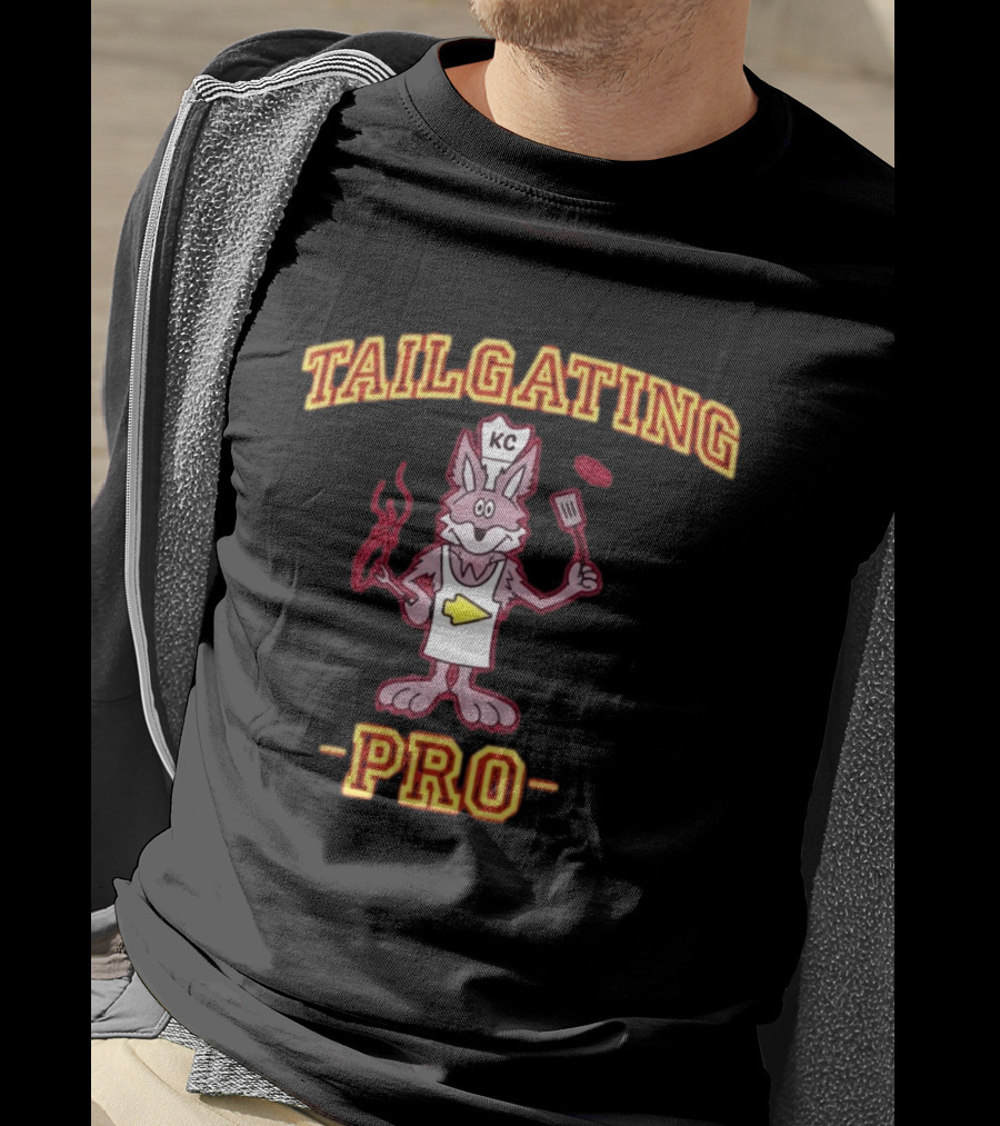 Tailgating Pro KC Chiefs Kingdom BBQ Wolf Fan Gear T-Shirt