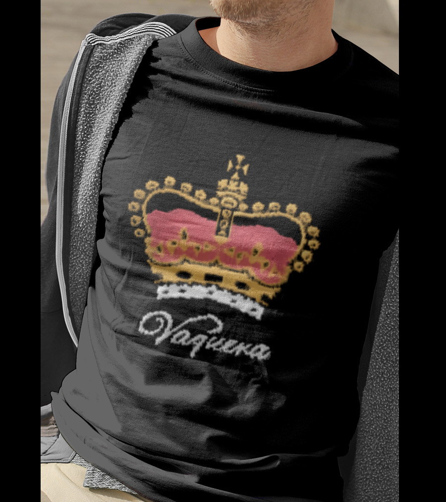 Vaquera Script British Royal Crown Red Gold White Knit T-Shirt