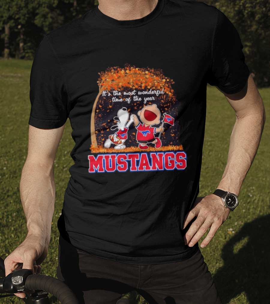 Snoopy And Charlie Brown Dancing SMU Mustangs It's The Most Wonderful Time Of The Year T-Shirt
