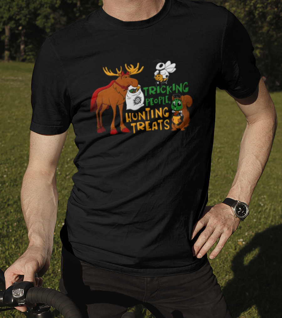 Tricking People Hunting Treats Moose Squirrel Ghost Halloween T-Shirt
