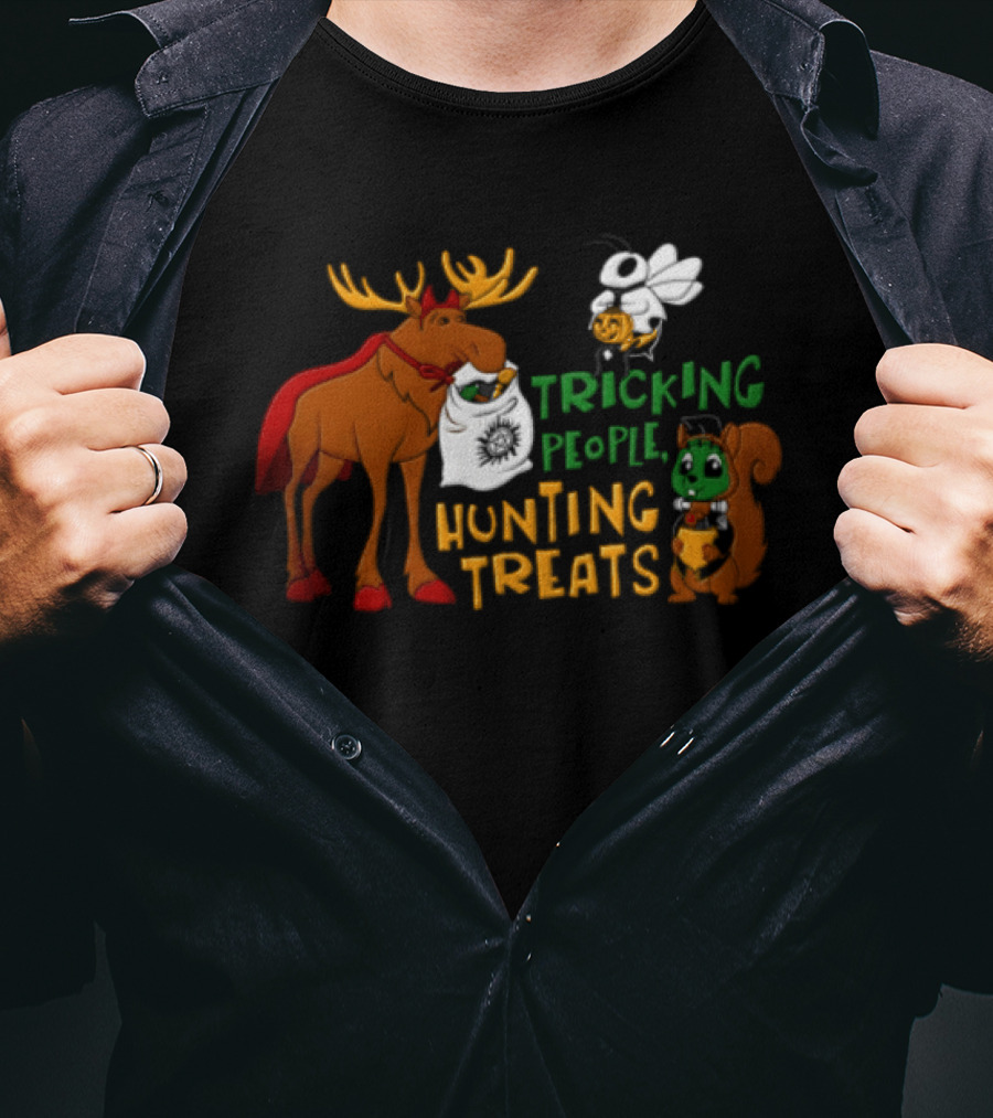 Tricking People Hunting Treats Moose Squirrel Ghost Halloween T-Shirt