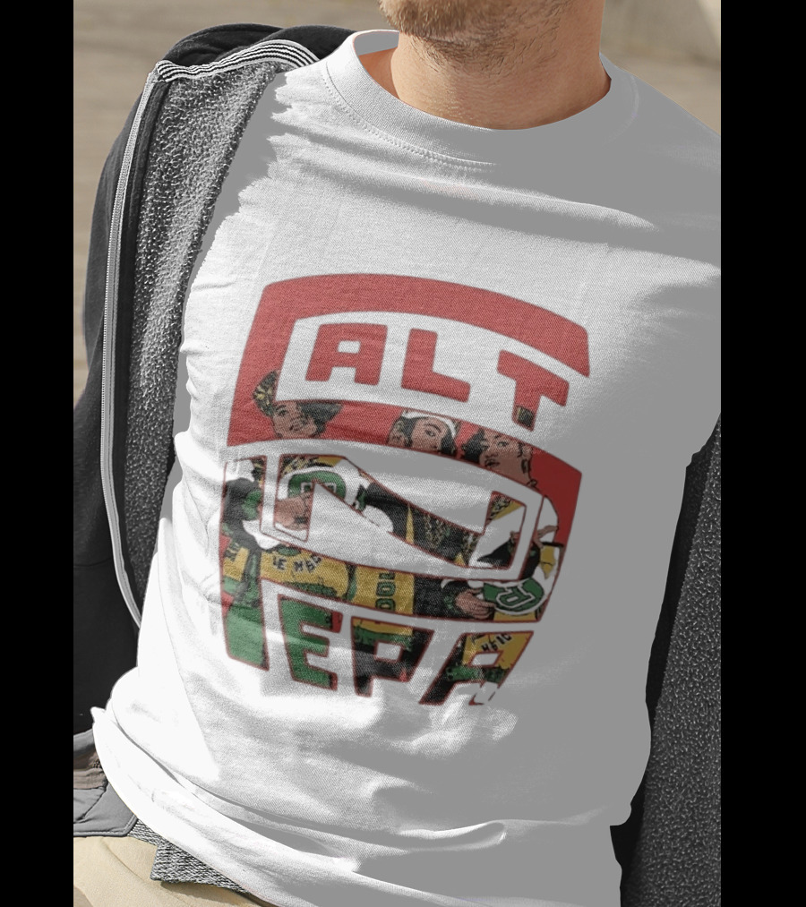 Salt N Pepa Group Members In Bold Outfits T-Shirt