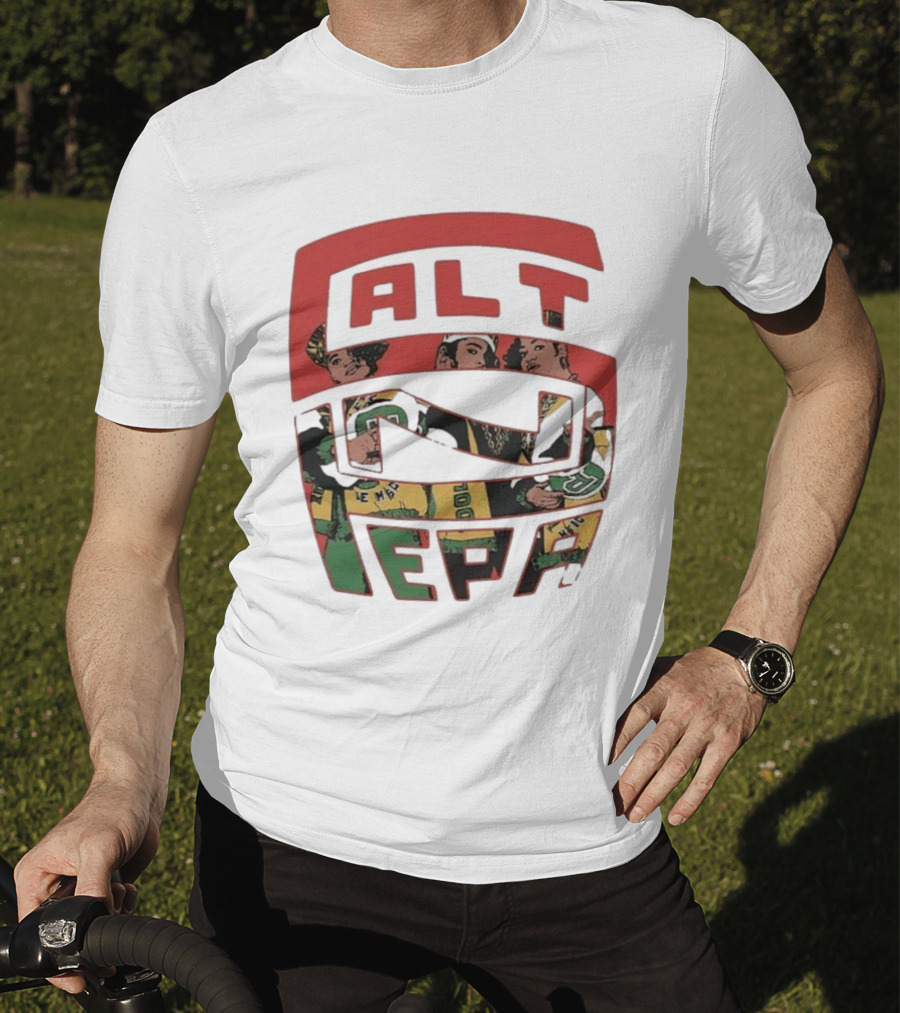 Salt N Pepa Group Members In Bold Outfits T-Shirt