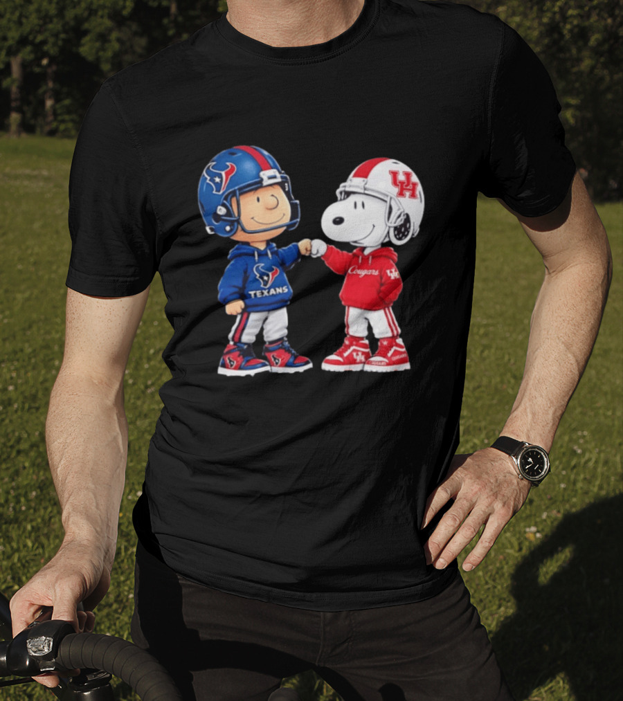 Peanuts Snoopy And Charlie Brown Houston Texans Vs Houston Cougars Fan Gear T-Shirt