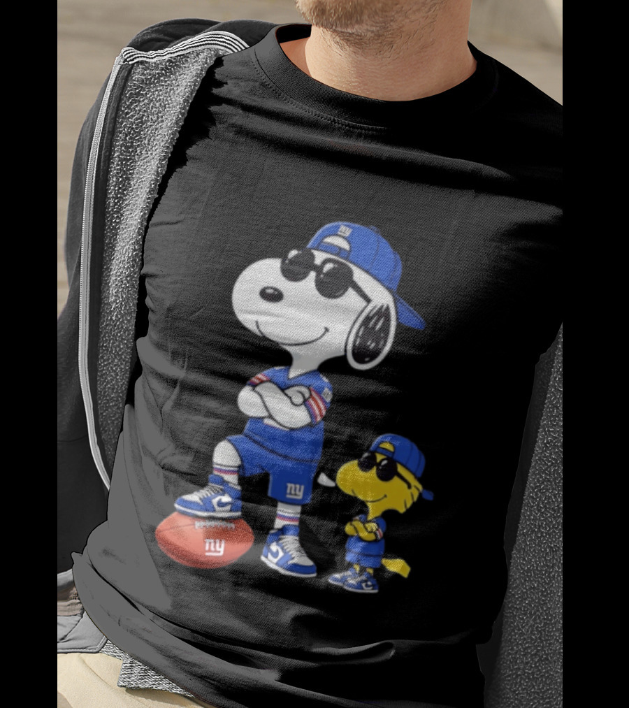 Snoopy And Woodstock In New York Giants Team T-Shirt