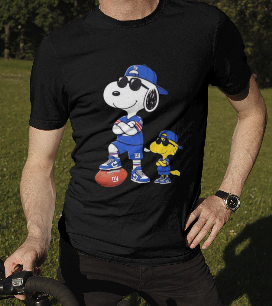 Snoopy And Woodstock In New York Giants Team T-Shirt