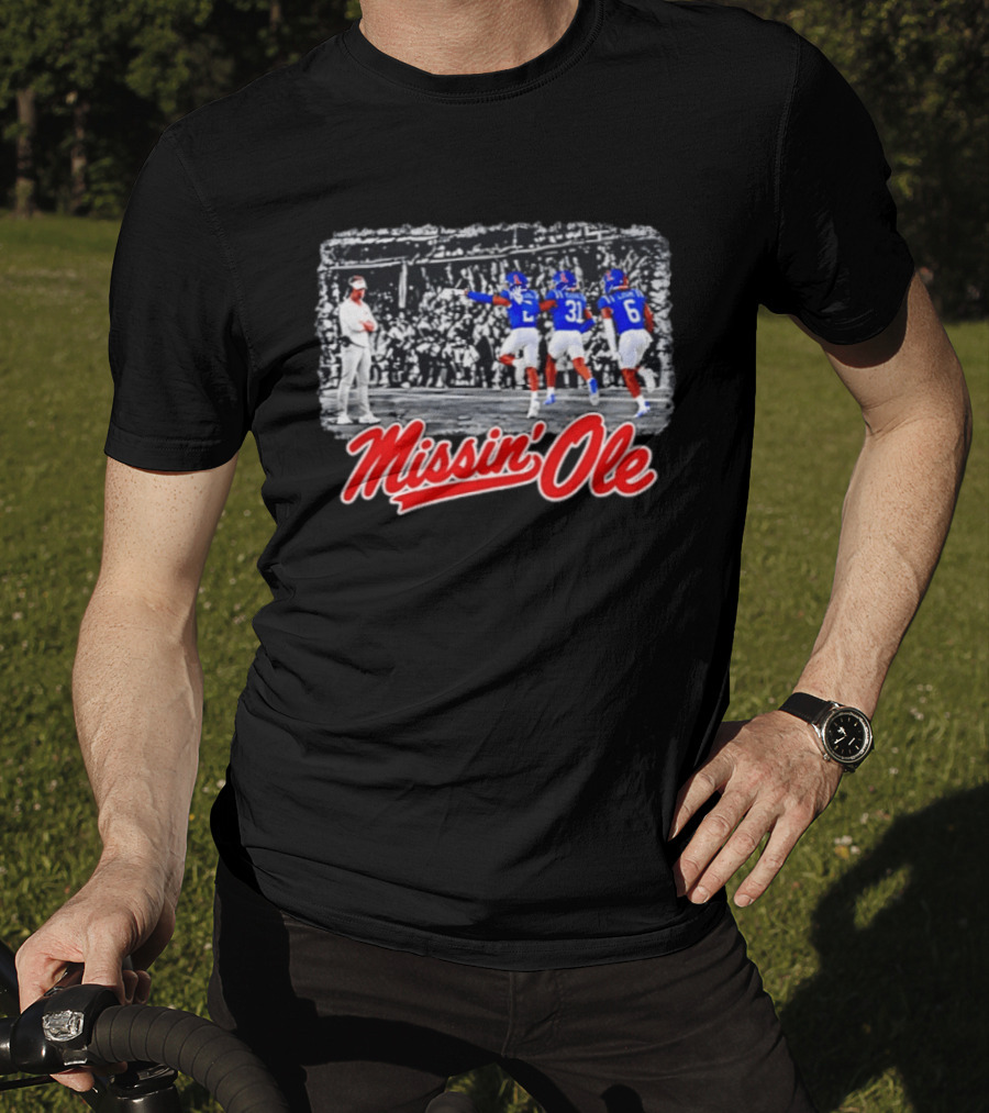 Missin' Ole Mississippi Football Scene With Players And Coach T-Shirt