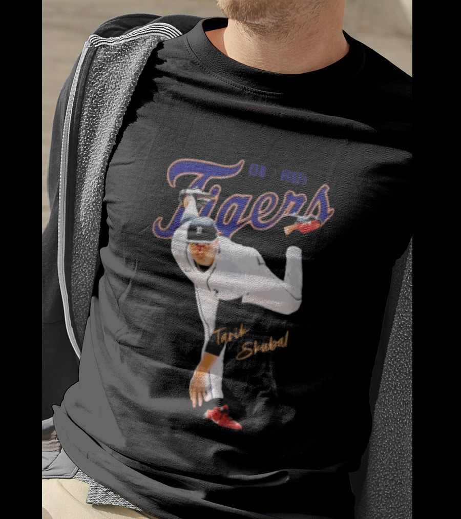 Detroit Tigers Tarik Skubal Pitcher Throwing Baseball Tigers T-Shirt