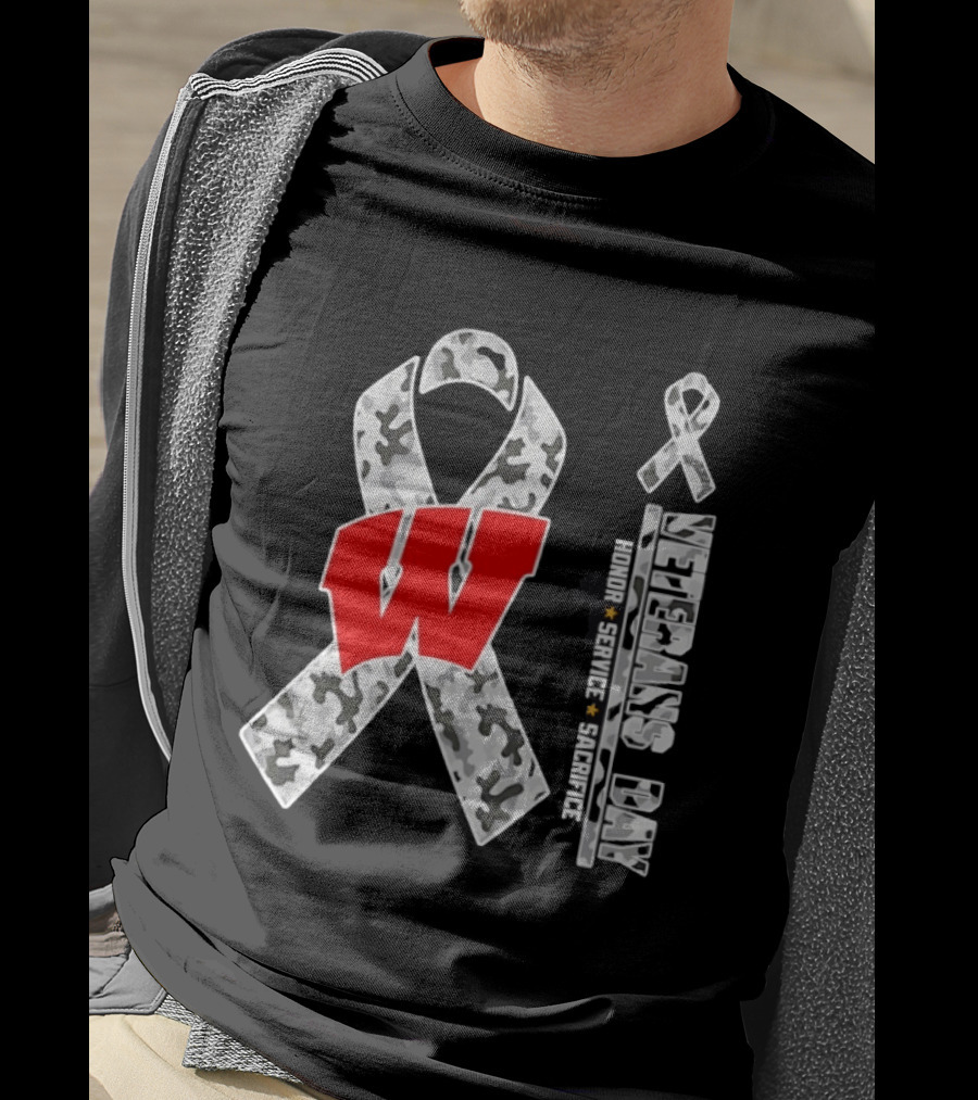 Wisconsin Badgers 2026 Veterans Day Camouflage Ribbon Honor Service Sacrifice T-Shirt