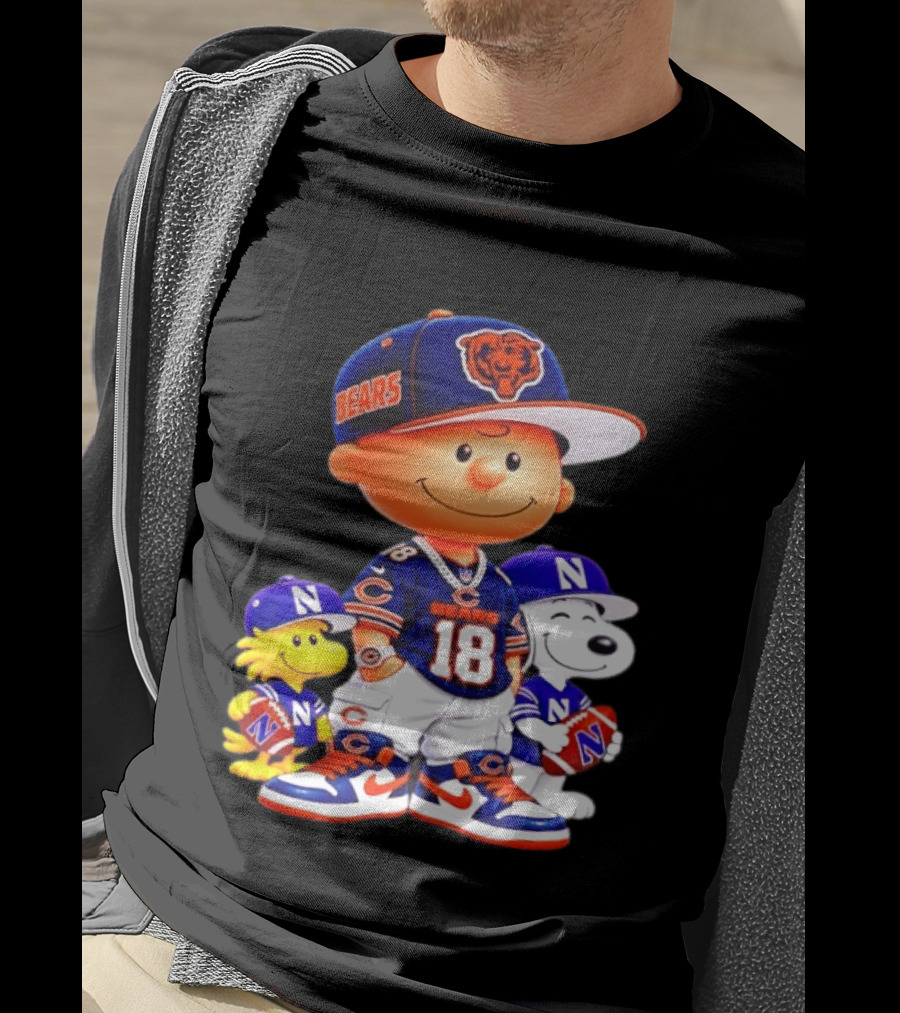 Charlie Brown And Snoopy Chicago Bears 18 With Woodstock In Football Gear T-Shirt