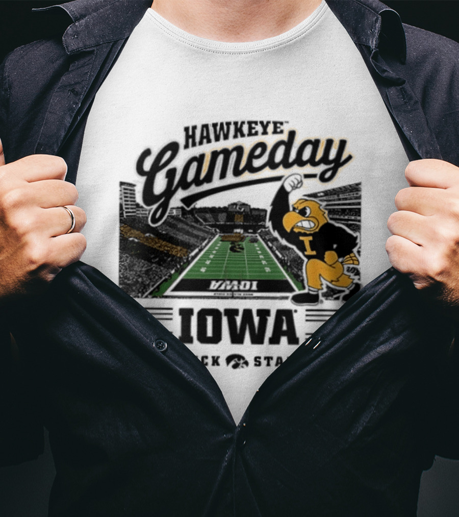 Iowa Hawkeyes Vs Ohio State Buckeyes Gameday 2026 Kinnick Stadium T-Shirt