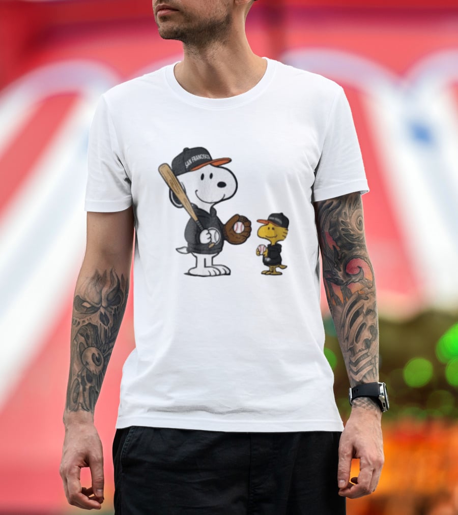 San Francisco Giants Snoopy Woodstock Baseball Caps Peanuts Characters T-Shirt