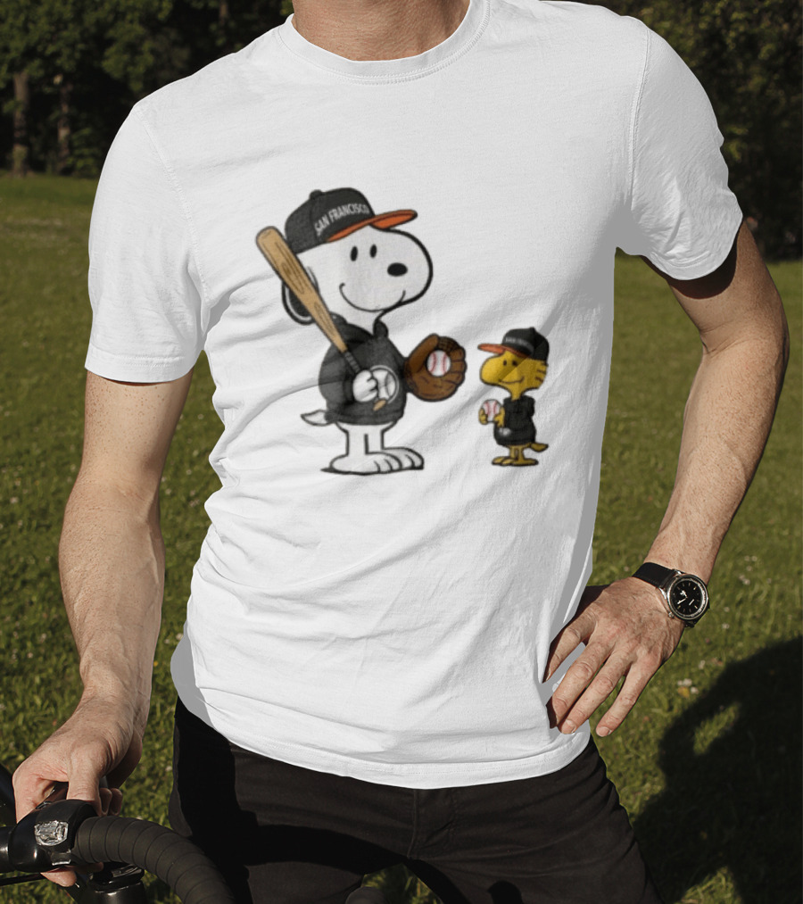 San Francisco Giants Snoopy Woodstock Baseball Caps Peanuts Characters T-Shirt
