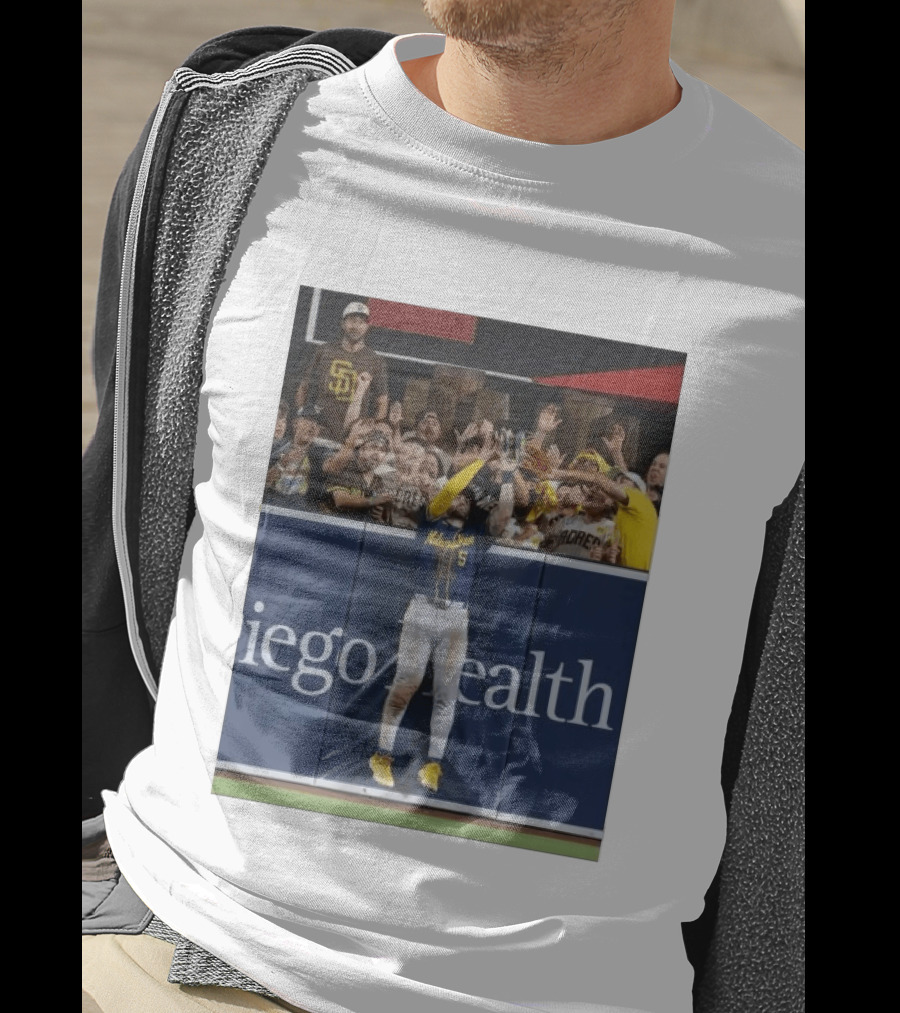 Milwaukee Brewers Garrett Mitchell Incredible Game Saving Catch Padres Fans T-Shirt