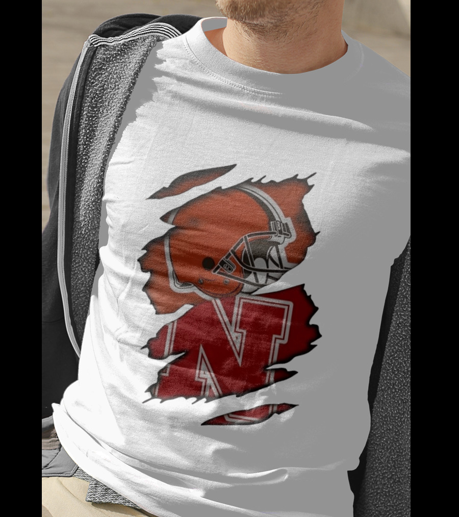 Cleveland Browns Football Helmet Nebraska Cornhuskers N Distressed T-Shirt