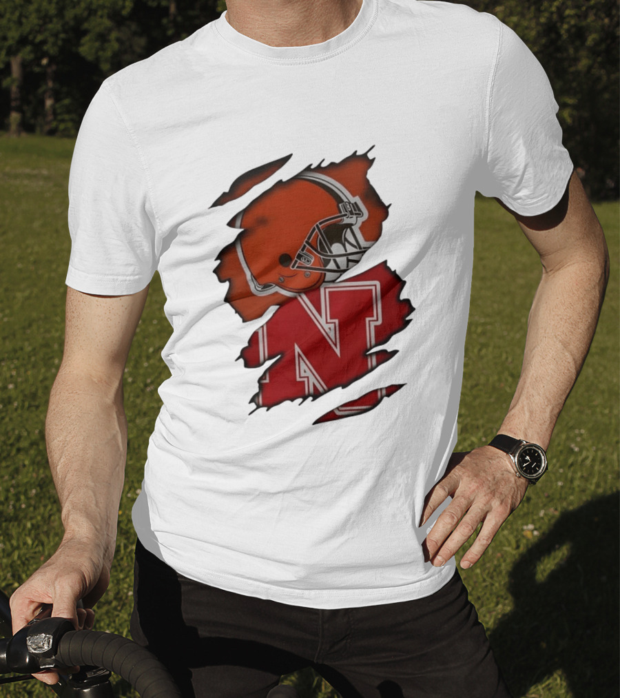 Cleveland Browns Football Helmet Nebraska Cornhuskers N Distressed T-Shirt