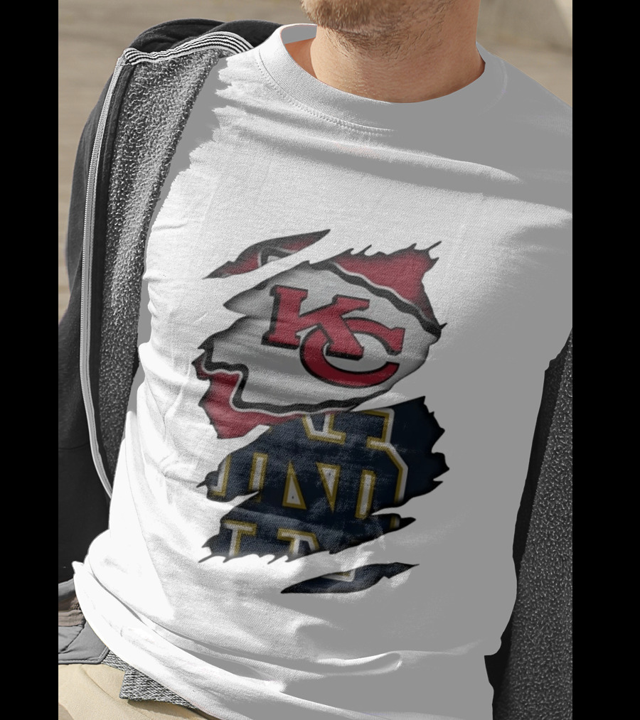 Kansas City Chiefs KC And Notre Dame Fighting Irish ND Distressed T-Shirt