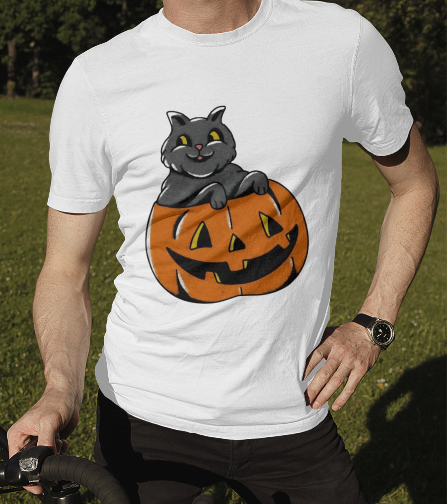 Black Cat In Jack O' Lantern Halloween Pumpkin T-Shirt