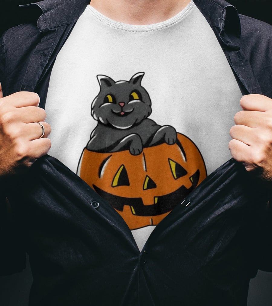 Black Cat In Jack O' Lantern Halloween Pumpkin T-Shirt