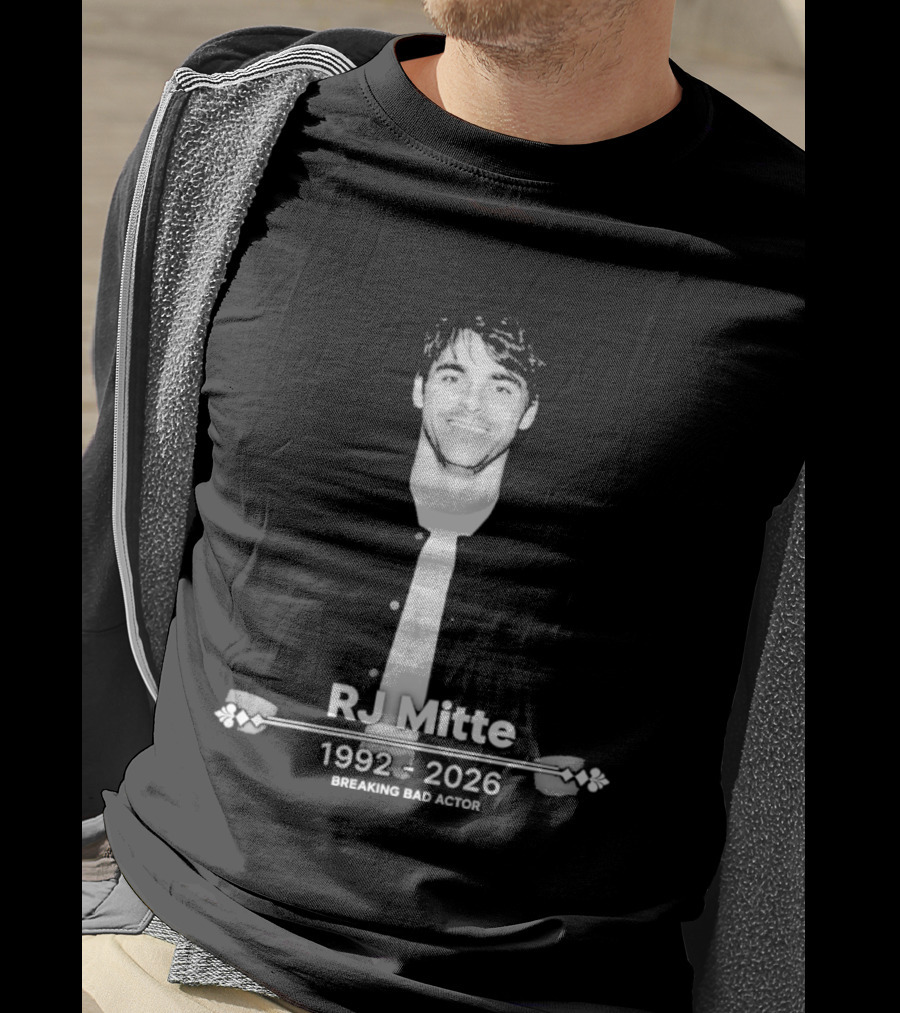 RJ Mitte Breaking Bad Actor 1992 2026 T-Shirt
