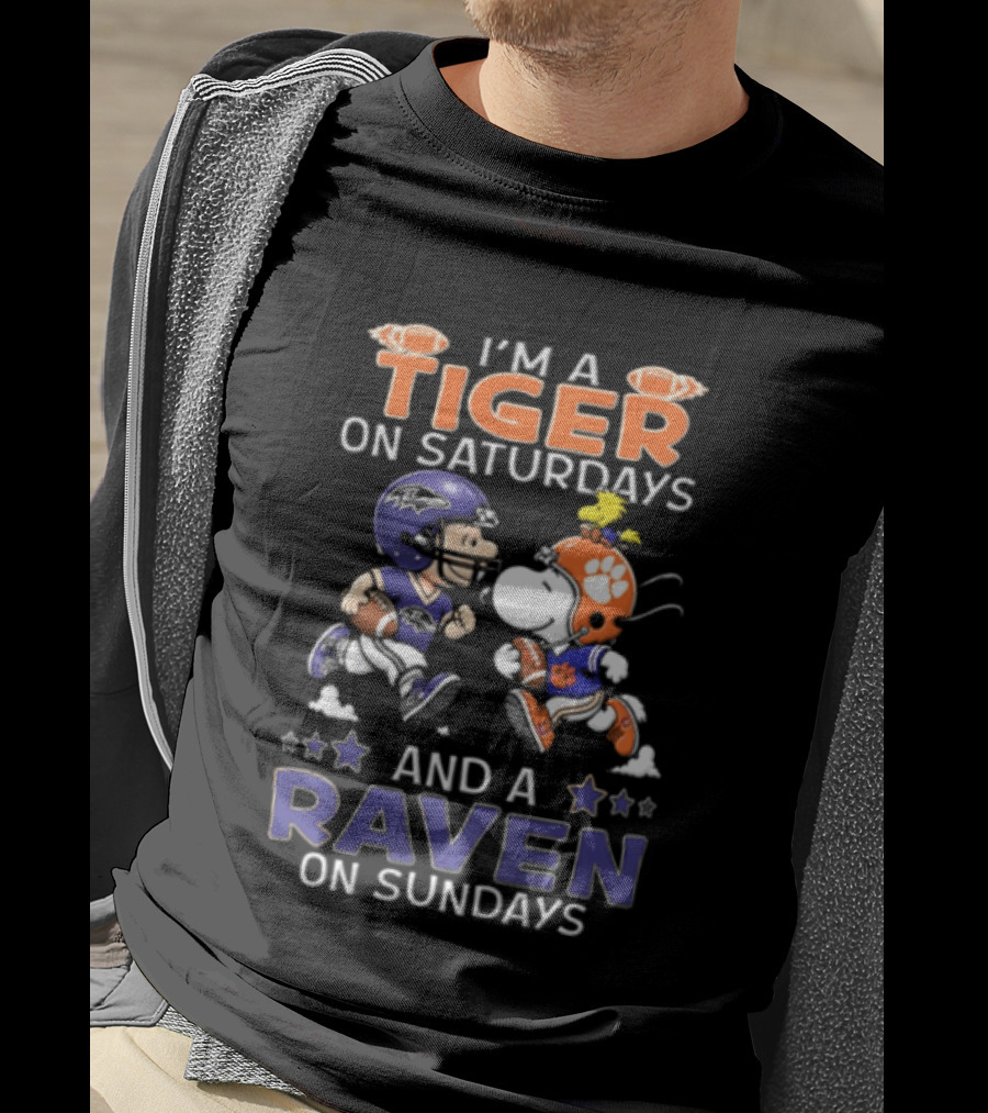 I'm A Tiger On Saturdays And A Raven On Sundays Charlie Brown Snoopy Football Helmets T-Shirt