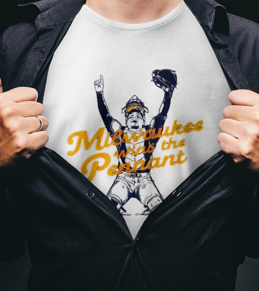 Milwaukee Wins The Pennant Catcher Celebration T-Shirt