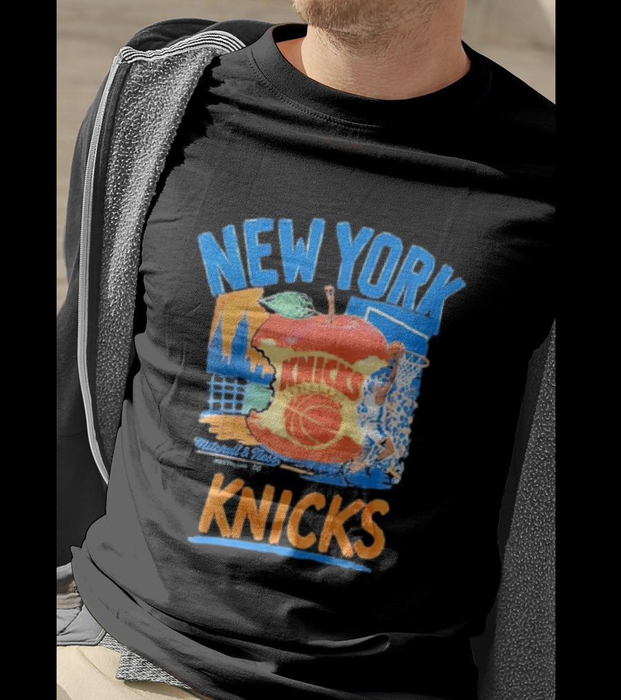 Mitchell & Ness New York Knicks Basketball Big Apple City Skyline T-Shirt