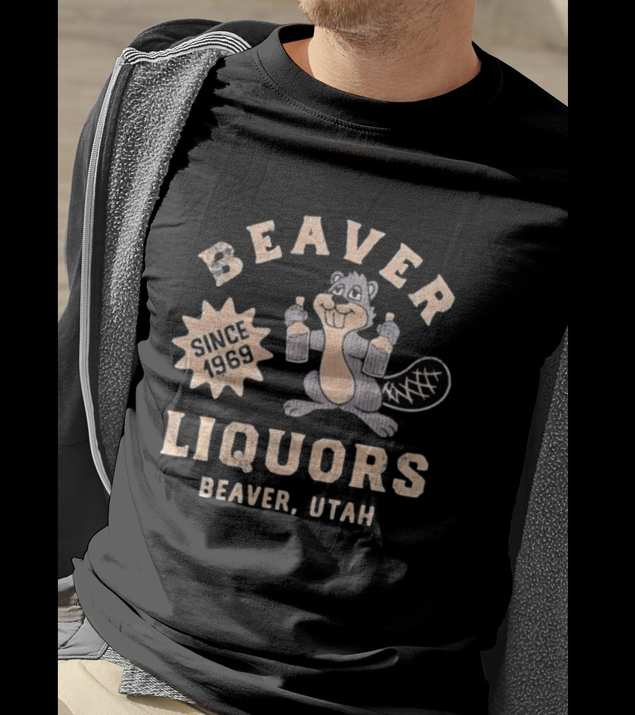 Beaver Liquors Since 1969 Beaver Utah Retro Beaver With Bottles T-Shirt