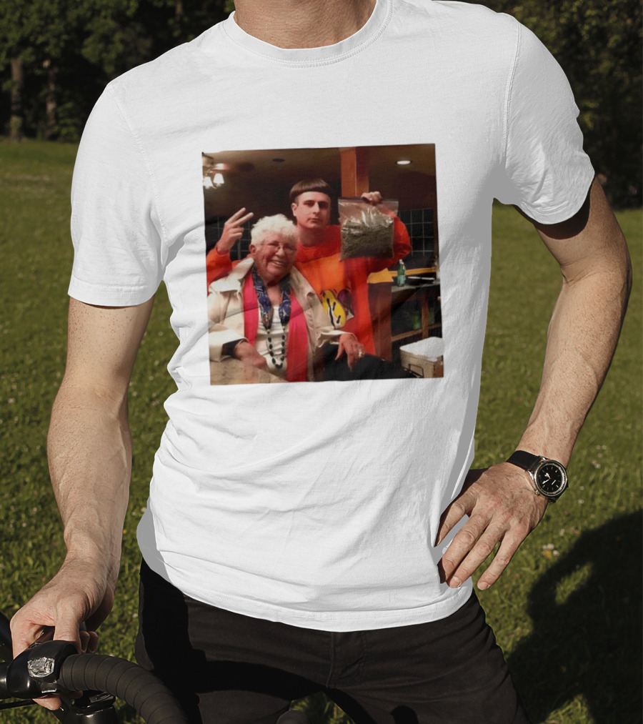 Oliver Tree Peace Sign Grandma Holding Bag T-Shirt