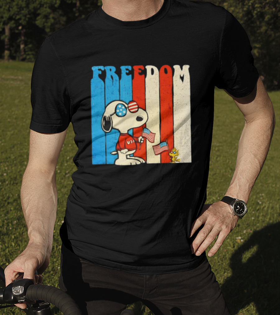 Freedom Snoopy Woodstock Peanuts USA 250th Anniversary Patriotic Celebration T-Shirt