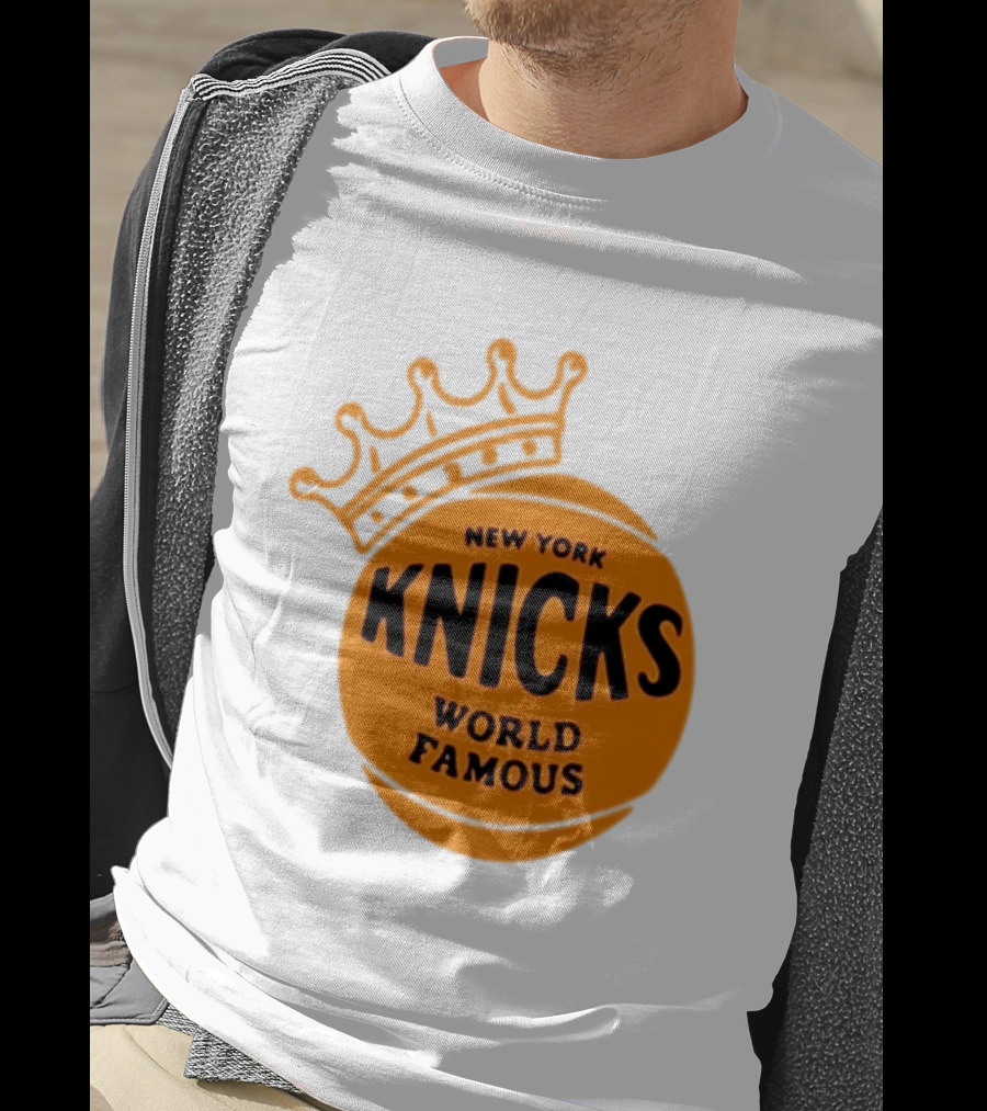 New York Knicks NBA Basketball World Famous Crown T-Shirt