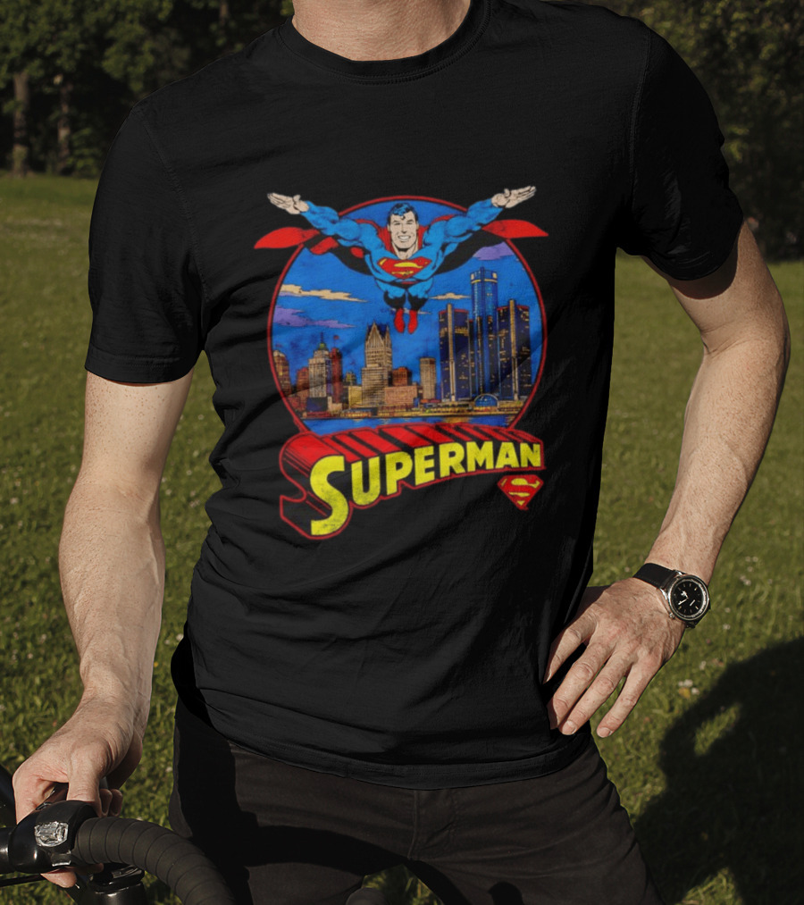 Superman Flying Over Detroit Skyline Vintage Comic T-Shirt