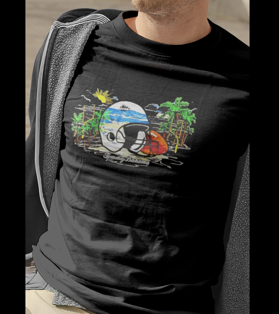 Chicago Bears Tommy Bahama Oasis Endzone Tropical Helmet Football Scene T-Shirt