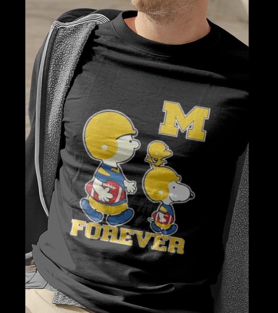 Peanuts Forever Michigan Wolverines M Football Charlie Brown Snoopy Woodstock T-Shirt