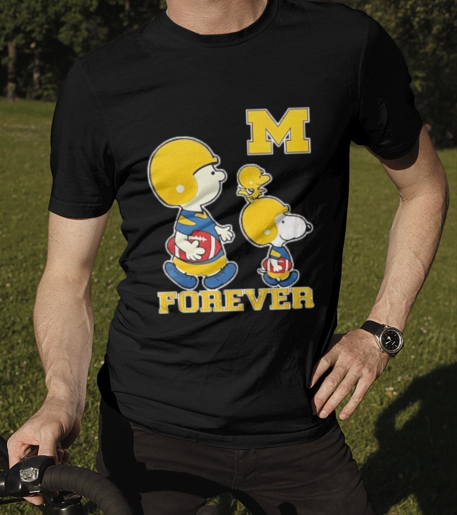 Peanuts Forever Michigan Wolverines M Football Charlie Brown Snoopy Woodstock T-Shirt