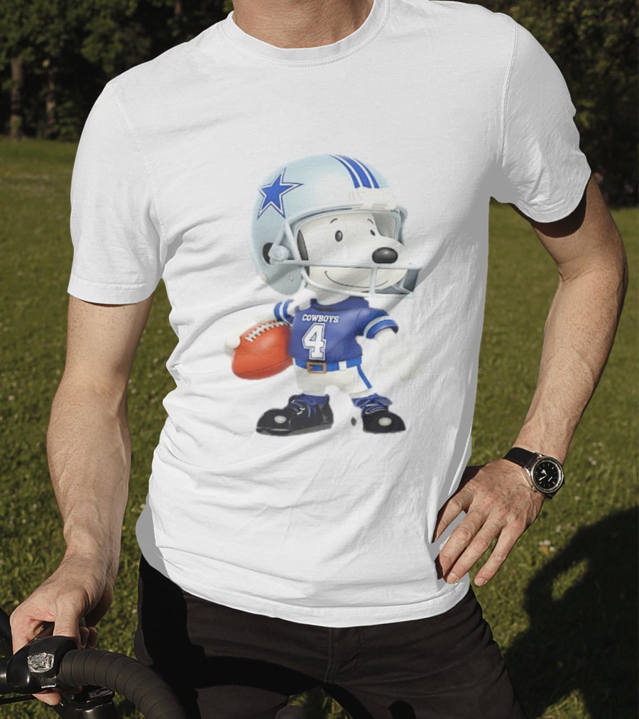Peanuts Snoopy Cowboys Football Player 4 Helmet Dallas Fan Gear T-Shirt