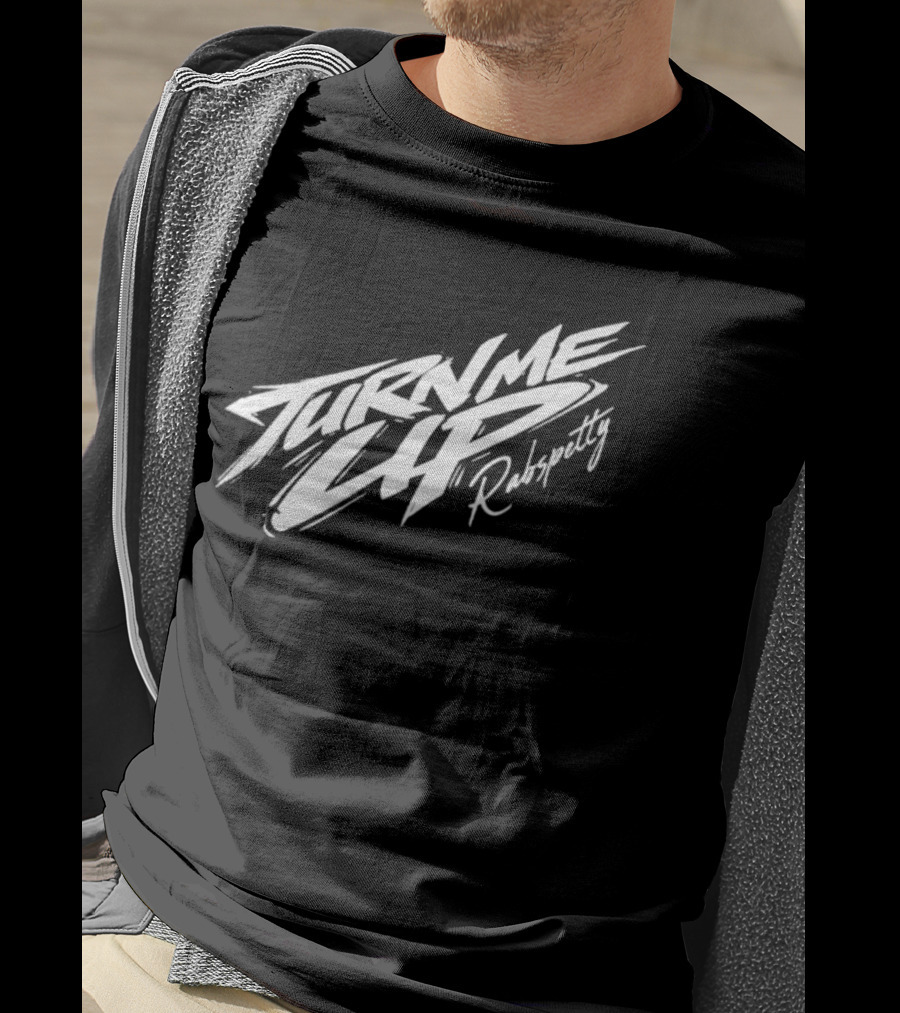 Rabsopetty Turn Me Up Dynamic Script T-Shirt