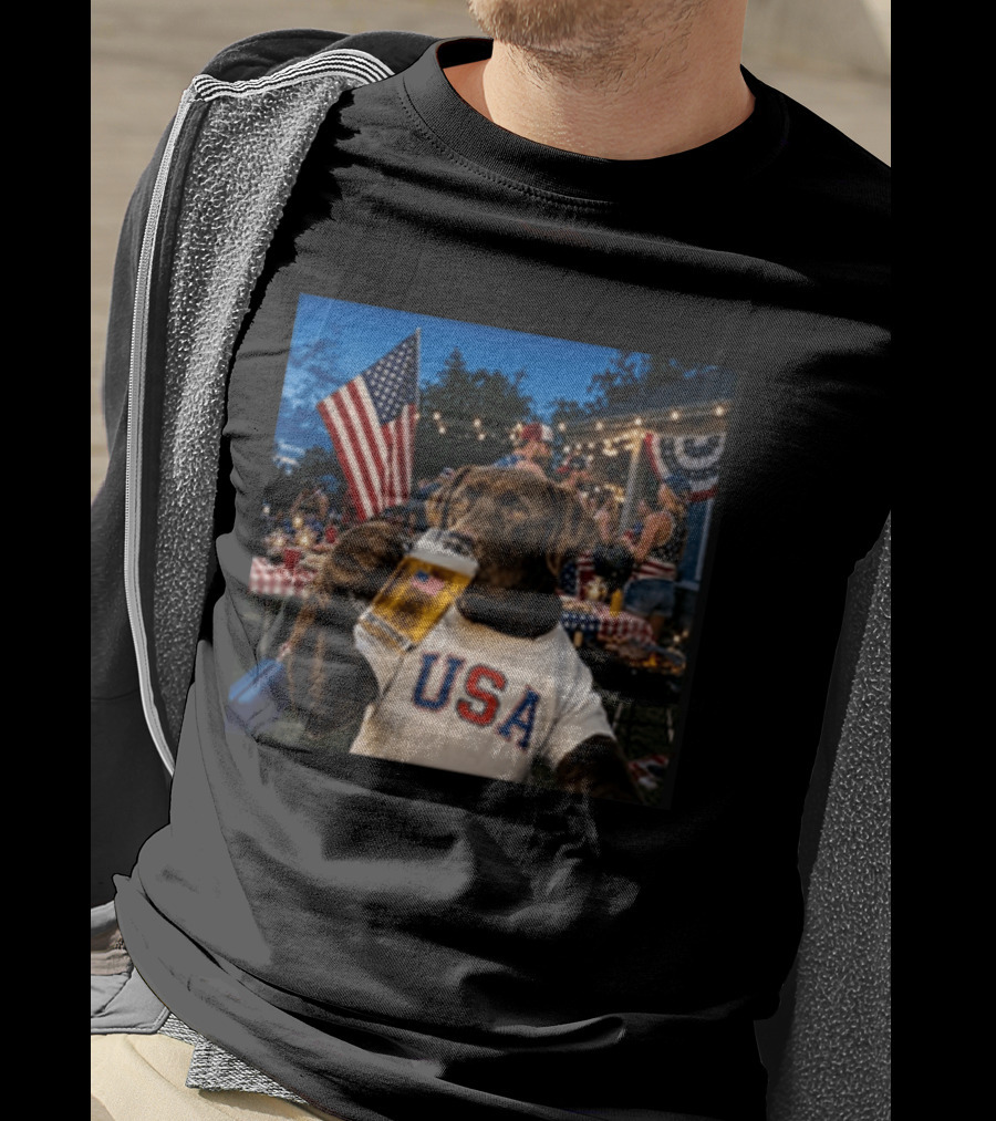 USA Chocolate Lab Drinking Beer American Flag 4th Of July Dog T-Shirt