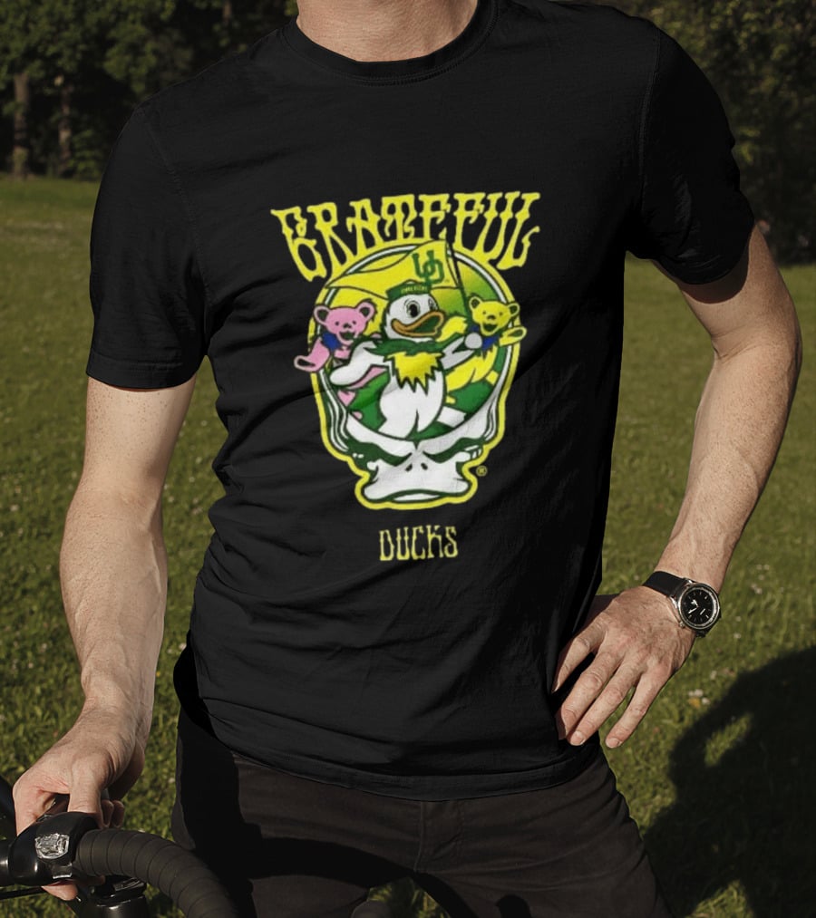 GratefulDucks Oregon Ducks 2025 Football Team Collaboration T-Shirt