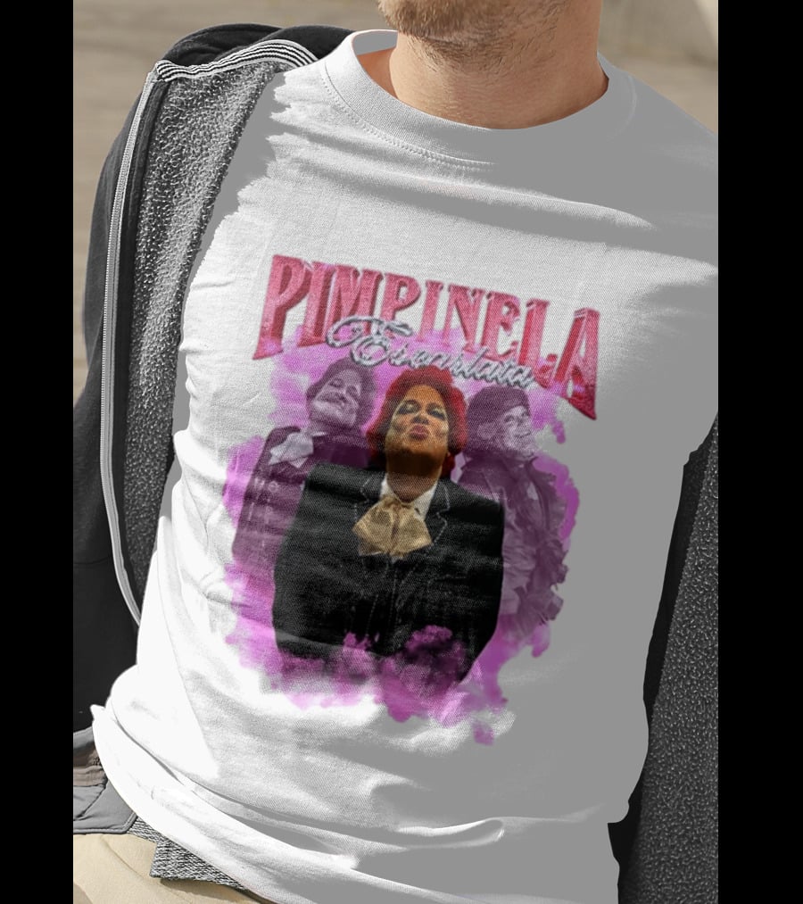 Pimpinela Escarlata Kissing Pose With Pink Smoke Backdrop T-Shirt