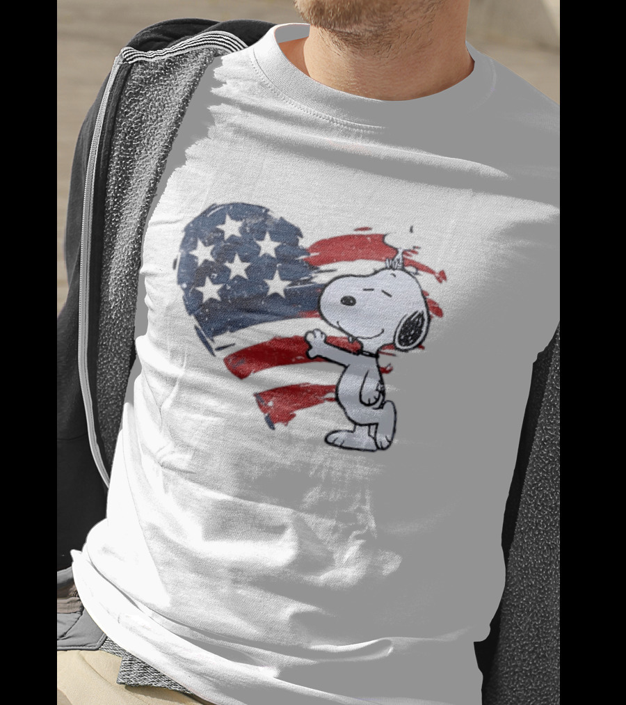 Snoopy Woodstock American Flag Heart Hug T-Shirt