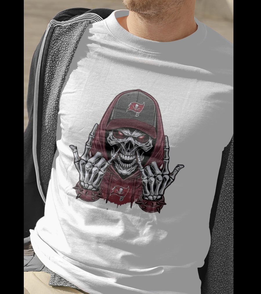 Buccaneers Skeleton Rock On Pirate T-Shirt