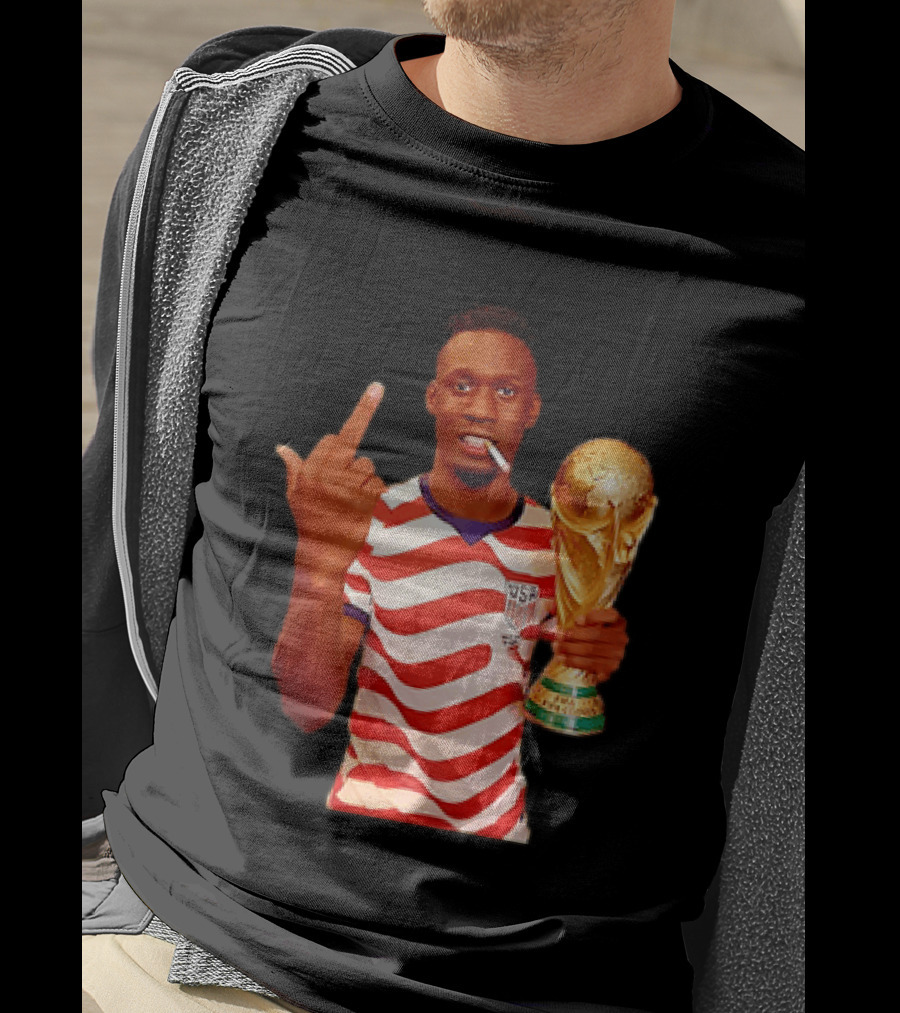 Folarin Balogun USA National Team Smoking Middle Finger World Cup Trophy T-Shirt