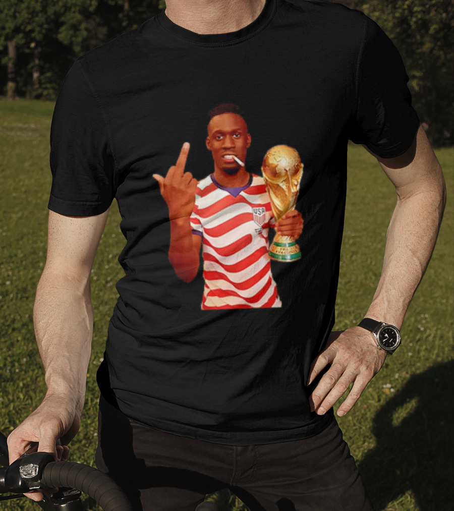 Folarin Balogun USA National Team Smoking Middle Finger World Cup Trophy T-Shirt